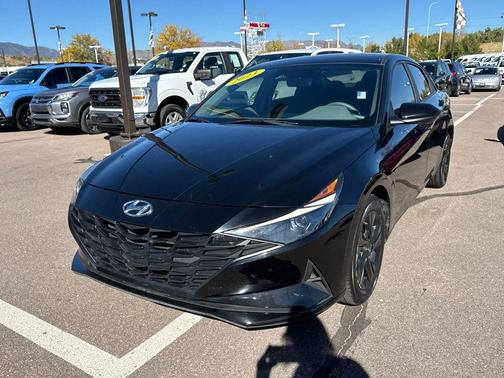 2023 Hyundai ELANTRA SEL