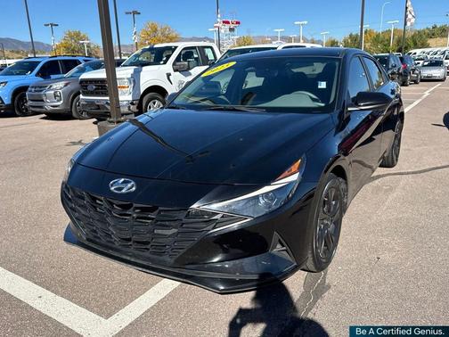2023 Hyundai ELANTRA SEL
