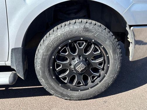 2013 Nissan NV Passenger NV3500 HD SL V8