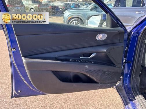 2025 Hyundai ELANTRA SEL Convenience