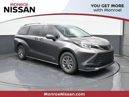 2021 Toyota Sienna LE