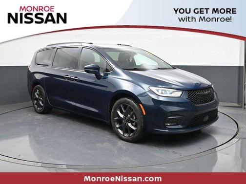 2021 Chrysler Pacifica Touring-L