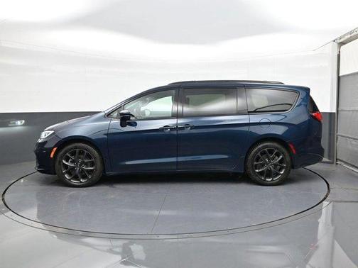 2021 Chrysler Pacifica Touring-L