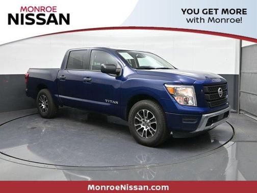 2022 Nissan Titan SV