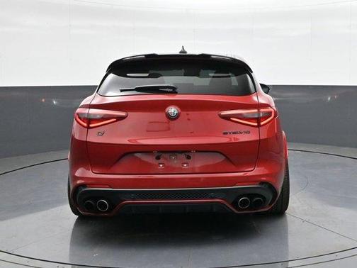 2018 Alfa Romeo Stelvio Quadrifoglio