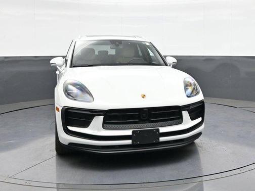 2023 Porsche Macan Base