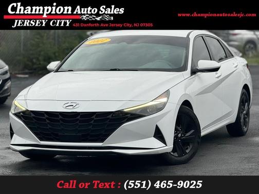2022 Hyundai ELANTRA SEL