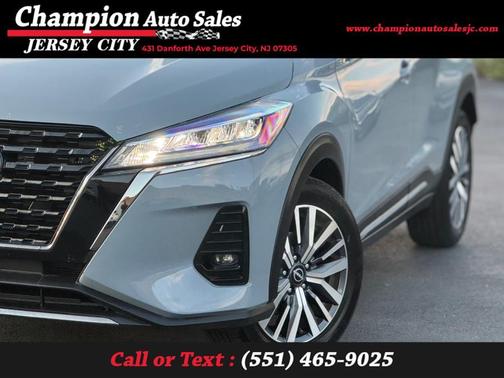 2023 Nissan Kicks SR