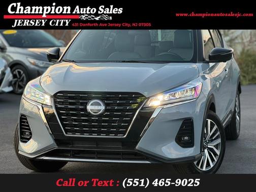 2023 Nissan Kicks SR