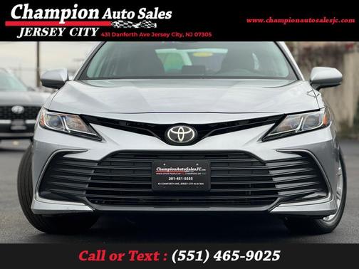 2022 Toyota Camry LE