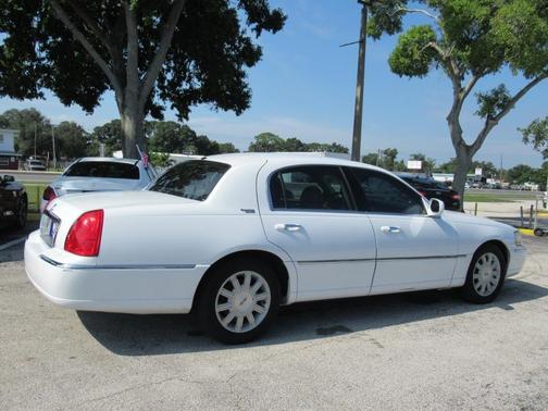 2008 Lincoln Town Car Signature