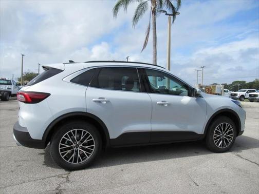 2025 Ford Escape Base