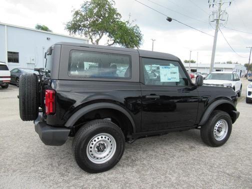 2025 Ford Bronco Base