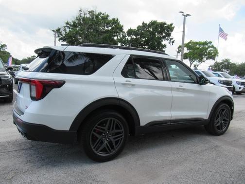 2025 Ford Explorer ST