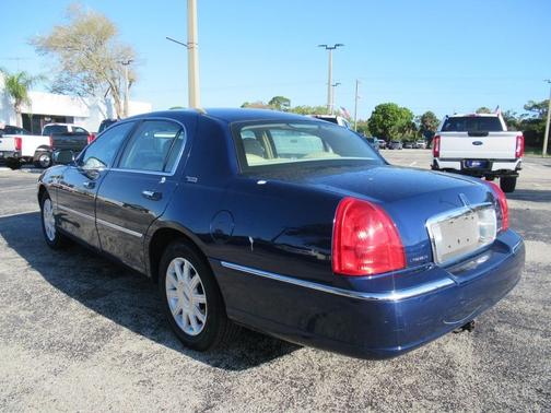 2009 Lincoln Town Car Signature