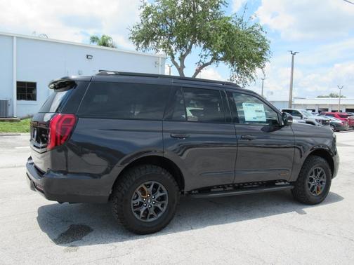 2025 Ford Expedition Tremor