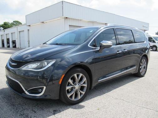 Maximum Steel Metallic Clearcoat 2019 Chrysler Pacifica Limited