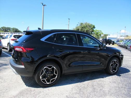 2025 Ford Escape Platinum