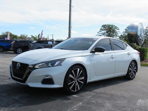 2020 Nissan Altima SR FWD