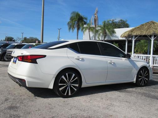 2020 Nissan Altima SR FWD