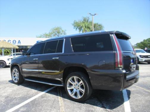 2017 Cadillac Escalade ESV Luxury