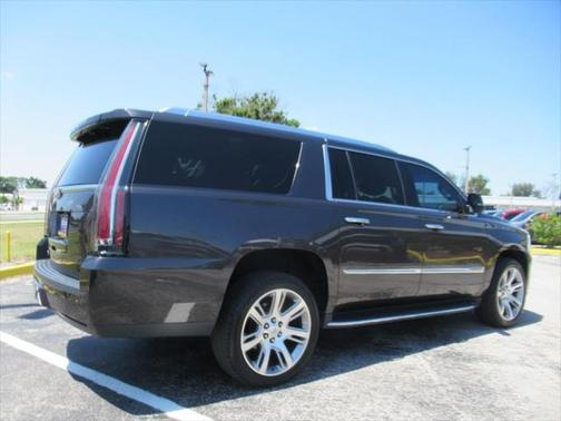 2017 Cadillac Escalade ESV Luxury