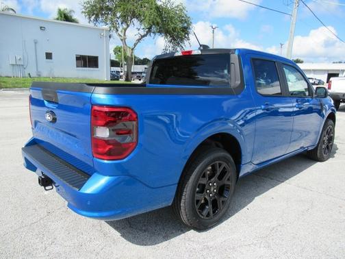 2025 Ford Maverick Lobo Standard