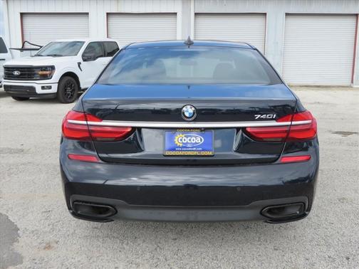 2018 BMW 740 740i