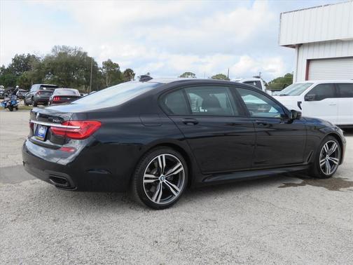 2018 BMW 740 740i