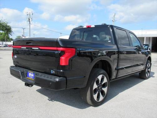 2025 Ford F-150 Lightning Platinum