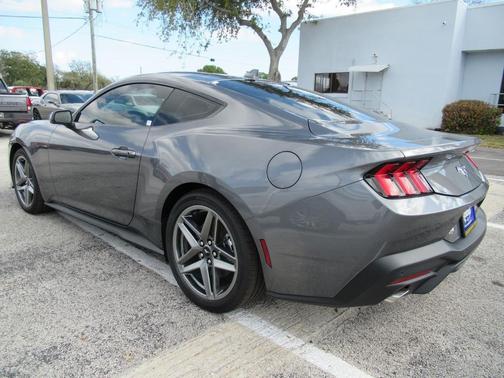 2025 Ford Mustang EcoBoost