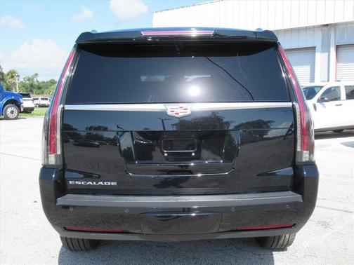 2016 Cadillac Escalade Luxury