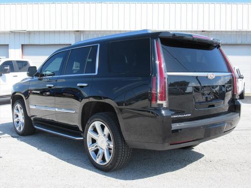 2016 Cadillac Escalade Luxury