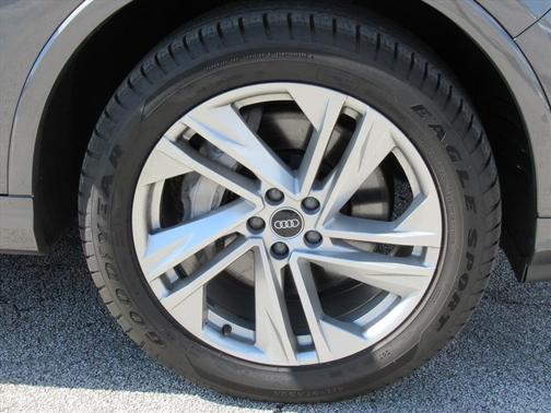 2021 Audi Q7 55 Premium Plus