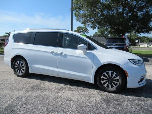 2021 Chrysler Pacifica Hybrid Touring L