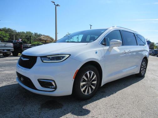 2021 Chrysler Pacifica Hybrid Touring L