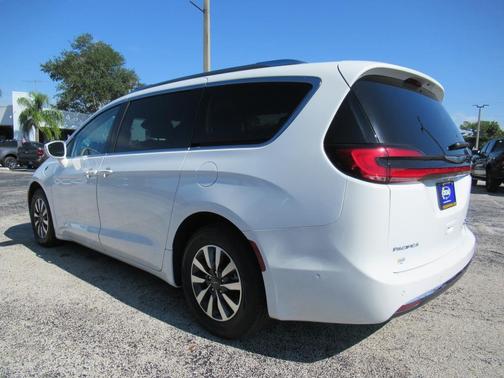 2021 Chrysler Pacifica Hybrid Touring L