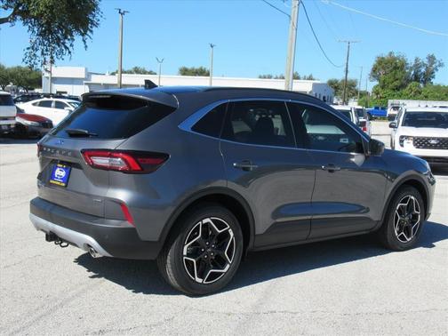 2025 Ford Escape Platinum