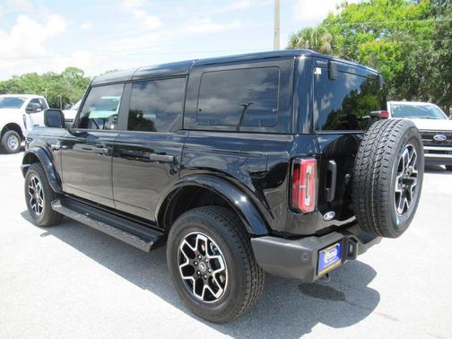 Shadow Black 2026 Ford Bronco Outer Banks