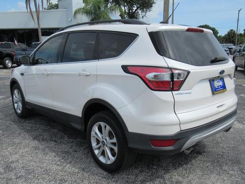 Magnetic Metallic 2018 Ford Escape SE
