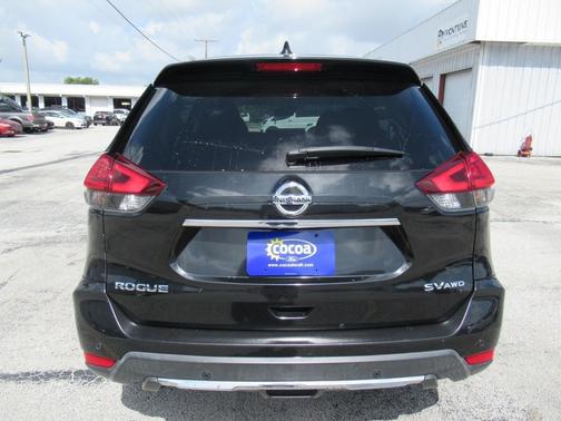 Magnetic Black Pearl 2019 Nissan Rogue SV