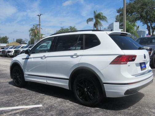 2022 Volkswagen Tiguan 2.0T SE R-Line Black
