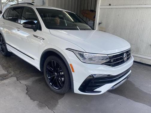 2022 Volkswagen Tiguan 2.0T SE R-Line Black