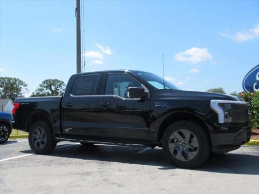 2025 Ford F-150 Lightning Flash