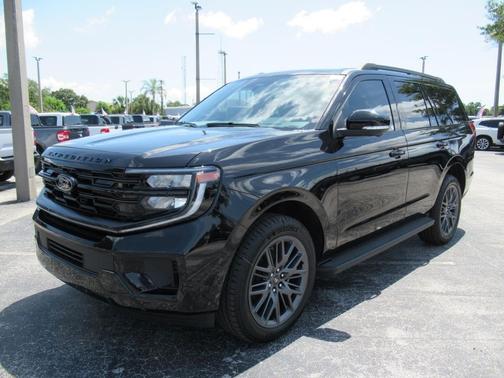 Agate Black Metallic 2026 Ford Expedition Platinum