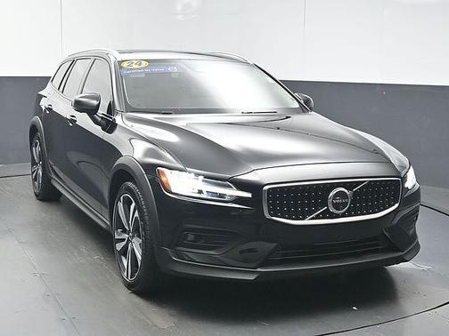 2024 Volvo V60 Cross Country Plus