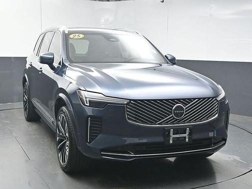 2025 Volvo XC90 Plus