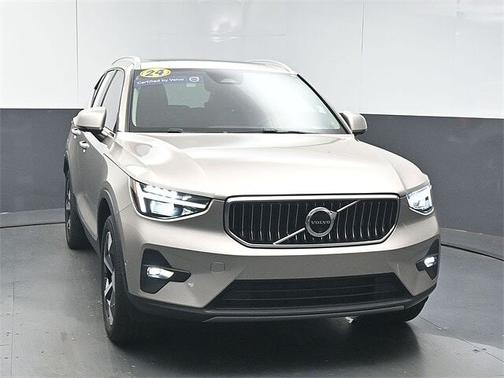 2024 Volvo XC40 Plus