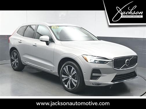 2023 Volvo XC60 B5 FWD Plus Bright