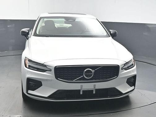 Crystal White 2025 Volvo S60 Plus